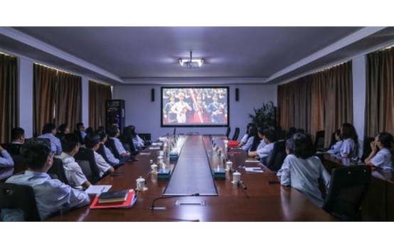 金禾娱乐城
组织收看庆祝新中国成立70周年大会盛况